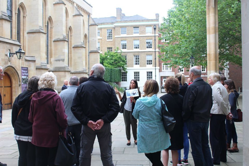 London: Downton Abbey Guided Walking Tour - Getting your bearings: Temple Underground to story mode