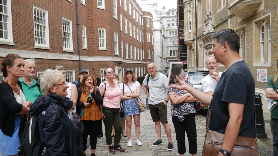 London: Downton Abbey Guided Walking Tour - Standing where Branson confesses love to Lady Sybil