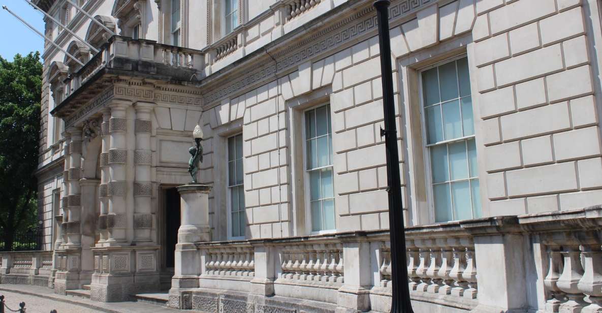 London: Downton Abbey Guided Walking Tour - Anna and Bates: tense London steps, not generic sightseeing