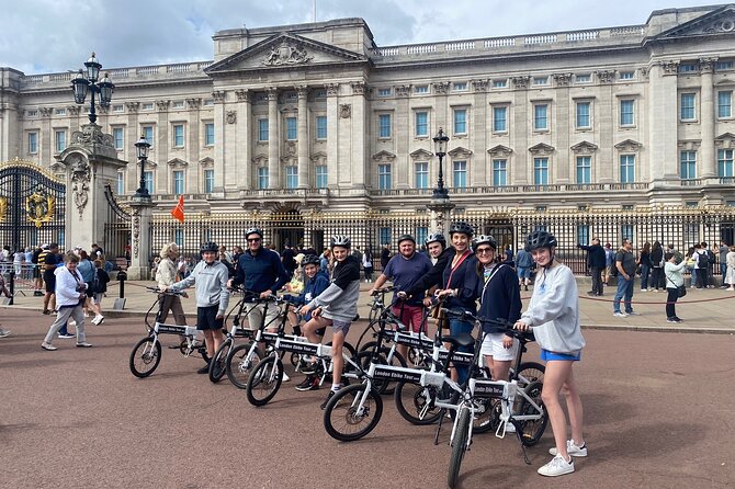 London E-Bike tour & Borough market - Westminster Abbey and Buckingham Palace: the royal postcard, timed for photos