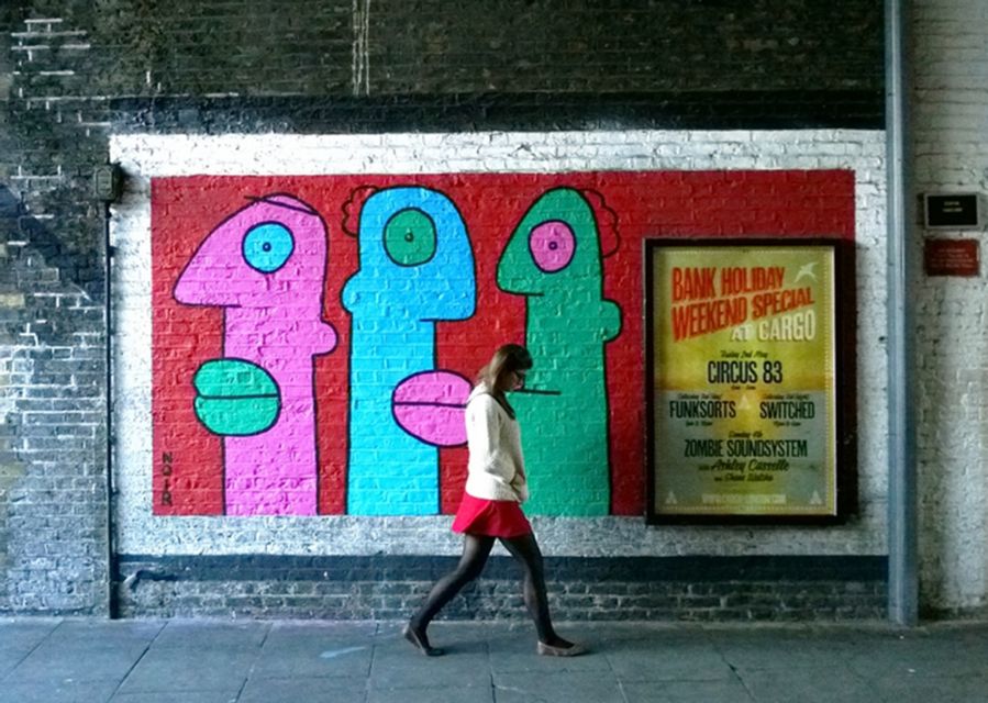 London East End - Guided Walking Tour 12 guests 2,5h - Artillery Passage: the quick art lesson hidden in a side path
