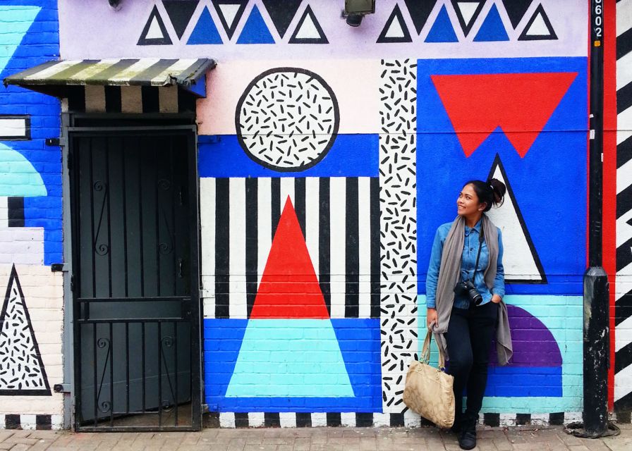 London East End - Guided Walking Tour 12 guests 2,5h - How the Lewis Chessmen and Oxus Treasure fit into a street-art walk