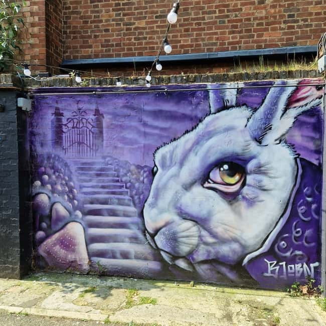 London: East End Instagrammable Street Art & Graffiti Tour - Who this tour suits best (and who should think twice)