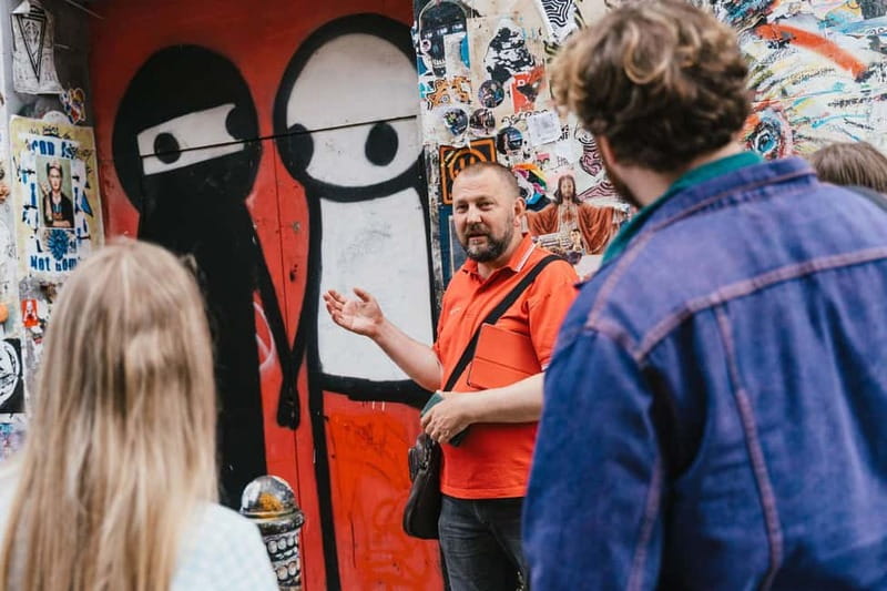 London: East End Instagrammable Street Art & Graffiti Tour - Brick Lane: the best kind of advice is to look from two directions