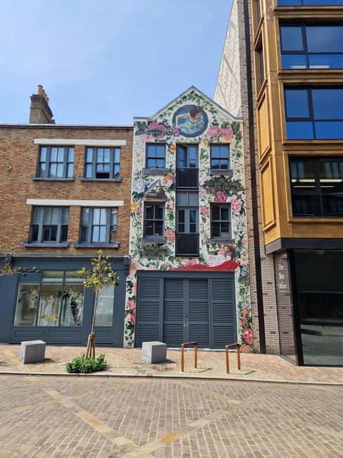 London: East End Instagrammable Street Art & Graffiti Tour - Paul Bommer’s Huguenot plaque and Princelet Street’s repainting story