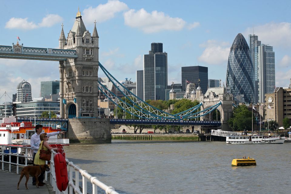 London: East London Town 3.5-Hour Bike Tour - Traffic, pace, and safety with real-road riding