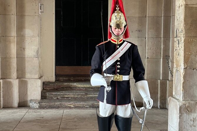 London Essential 2 hour introductory Walking Tour With a Londoner - Clarence House and St. James’s Palace: Where the Guards Make Sense