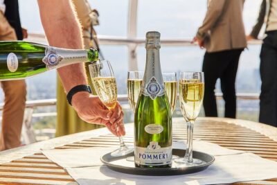 London Eye - Champagne Experience Ticket - VIP lounge and fast-track boarding: the real payoff