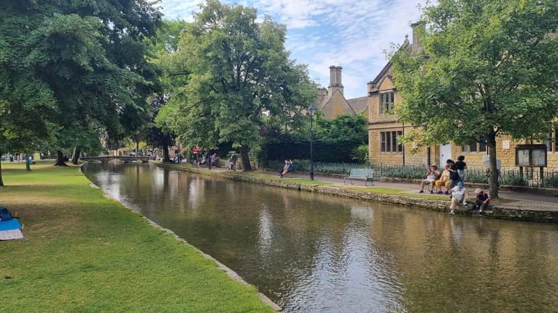 London: Full Day Cotswolds Tour with Shakespeare's Stratford - Finding the pickup spot near Paddington (and not wasting time)