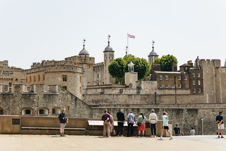 London: Full Day Tower, St. Paul's, Cruise & Eye Experience - Buckingham Palace and the Changing of the Guard: when you’ll see it
