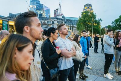 London: Ghost Walk and River Thames Boat Ride - Meeting at Green Park: Finding Your Blue-Flag Guide