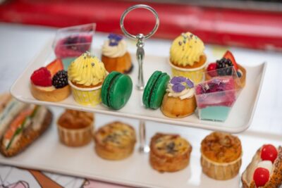 London: Gin and Afternoon Tea Bus Tour with Audio Guide - Getting on board: Routemaster views from Victoria or Trafalgar