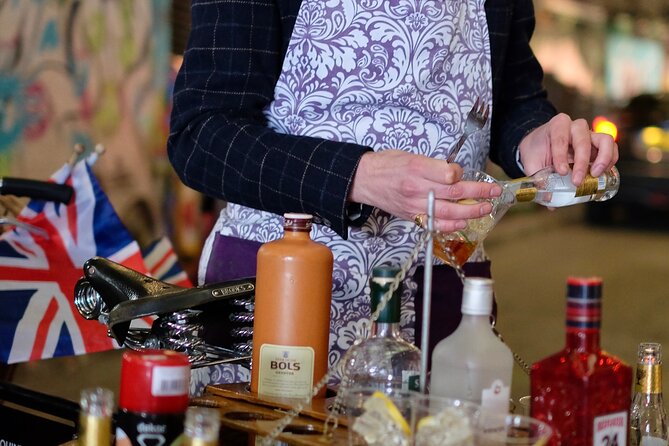 London Gin Safari: A Spirited, Juniper-Fuelled Jaunt - Meet Your Guide and Learn London’s Gin Stories on the Move