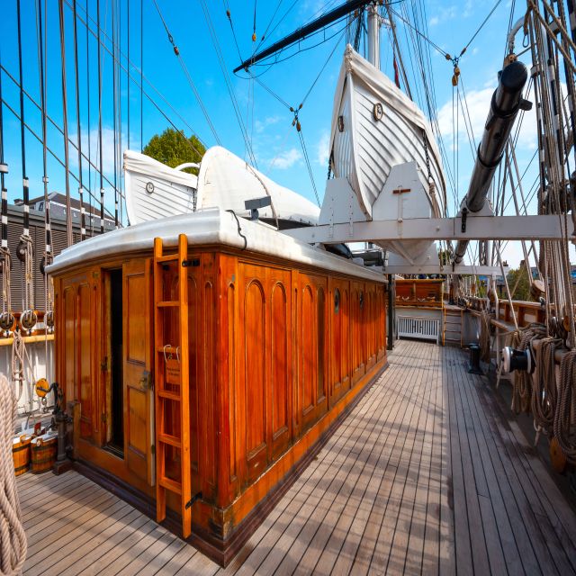 London: Greenwich Highlights Private Tour and Thames Cruise - Greenwich Market and Cutty Sark from outside