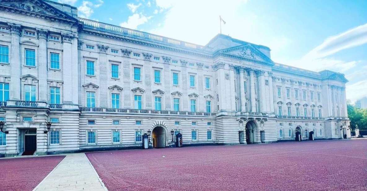 London: Guided Walking Tour with Changing Of The Guard - Key highlights to look for