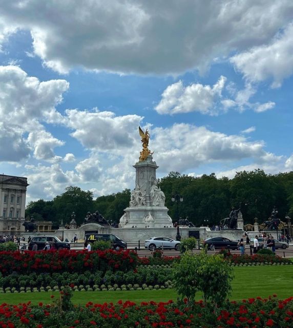 London: Guided Walking Tour with Changing Of The Guard - Westminster Bridge Finish: Easy Links Toward the River