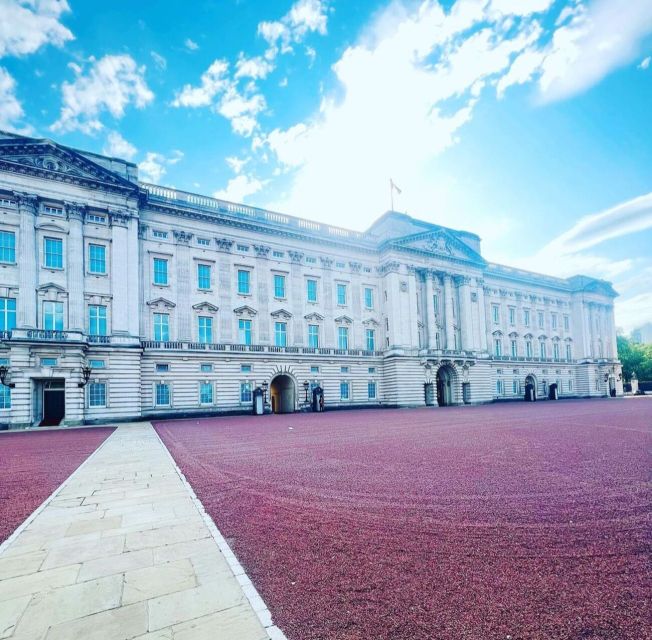London: Guided Walking Tour with Changing Of The Guard - Buckingham Palace and Westminster Abbey Exterior Views That Make Sense