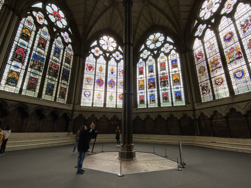 London: Guided Westminster Abbey Tour and Refreshments - The guide factor: stories that keep the Abbey moving