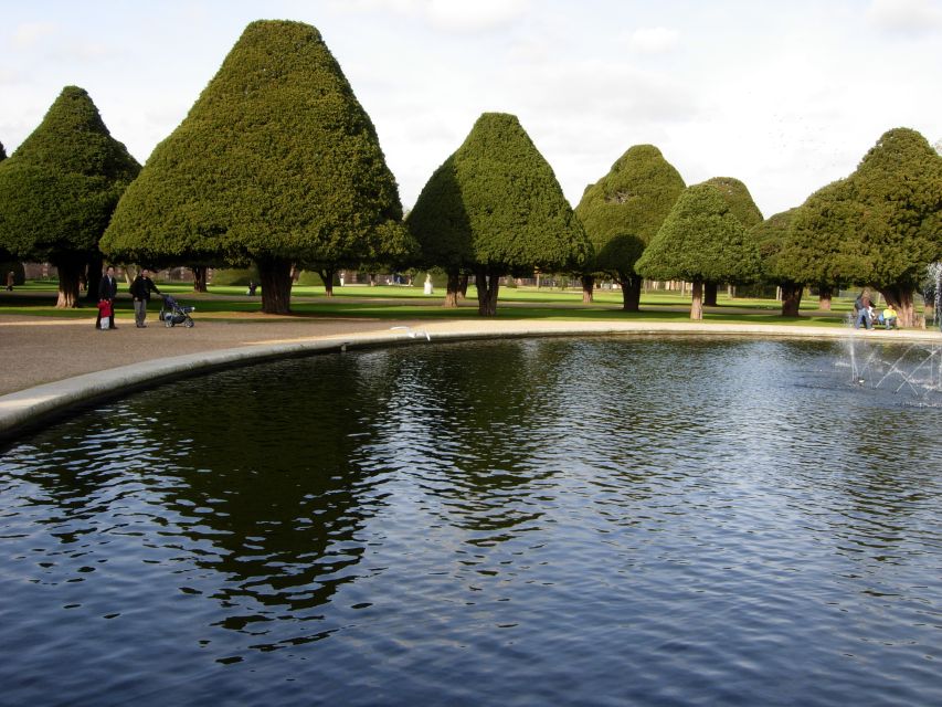 London: Hampton Court Private Guided Tour - From Waterloo to Hampton Court: your 4-hour pacing reality
