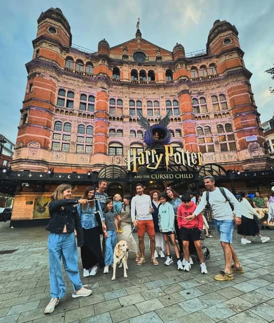 London: Harry Potter Tour in English, discover spells and secrets! - Palace Theatre and the Harry Potter and the Cursed Legacy link you can actually see