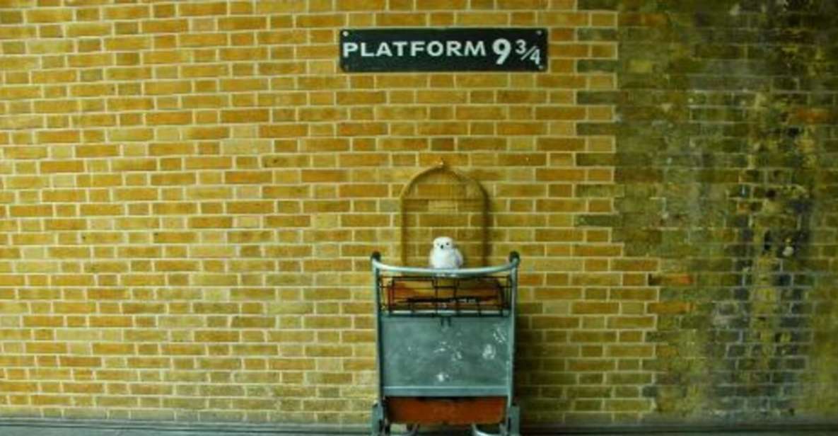 London: Harry Potter Tour, River Cruise & The London Dungeon - Setting off at King’s Cross: Platform 9¾ is the true warm-up