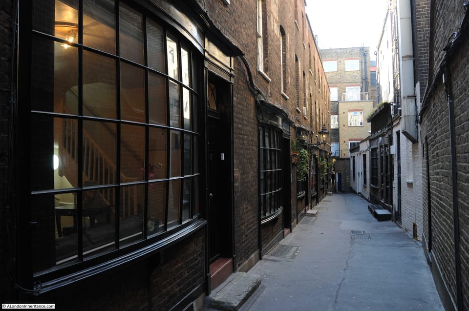 London: Harry Potter Walking Tour & the London Dungeons - London Dungeons: a scary-fun 2-hour show right after Potter lore