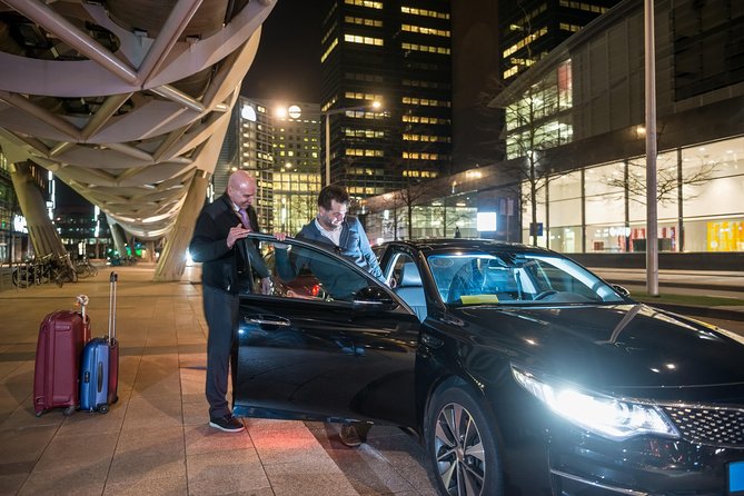 London Heathrow Airport Arrival Transfer (Airport to Southampton Hotel or Address) - Door-to-Door in a Private Vehicle (What That Buys You)