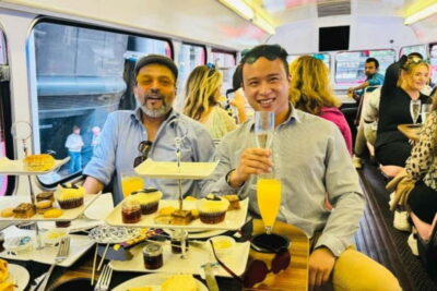 London: "Here We Go Again" Afternoon Tea Bus - Getting to Golden Tours Stop 1 (and seating without stress)