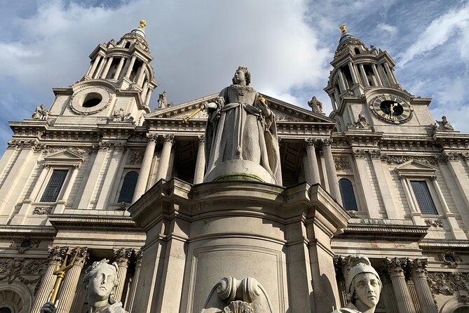 London Highlights Family-Friendly Walking Tour with Top Guide - The Tube Hop to St Paul’s: Practical London Transit for Families