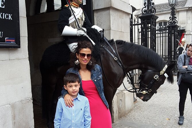 London Highlights Family-Friendly Walking Tour with Top Guide - Buckingham Palace and Changing the Guard: Expect the Drama, But Plan for Rain