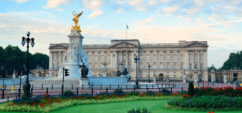 London: Historical Walking Tour in Westminster with an APP - Big Ben, Westminster Hall, and Westminster Abbey: what to watch for
