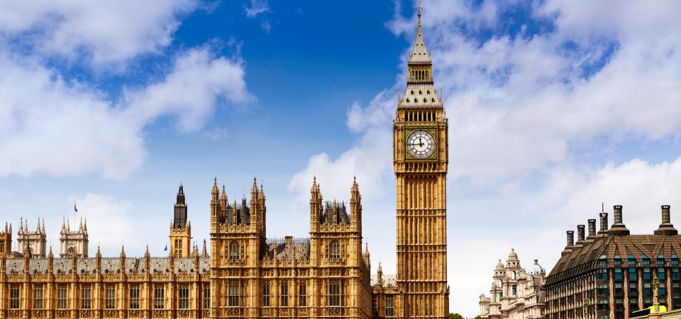 London: Historical Walking Tour in Westminster with an APP - From Waterloo tube station to the London Eye and the Thames
