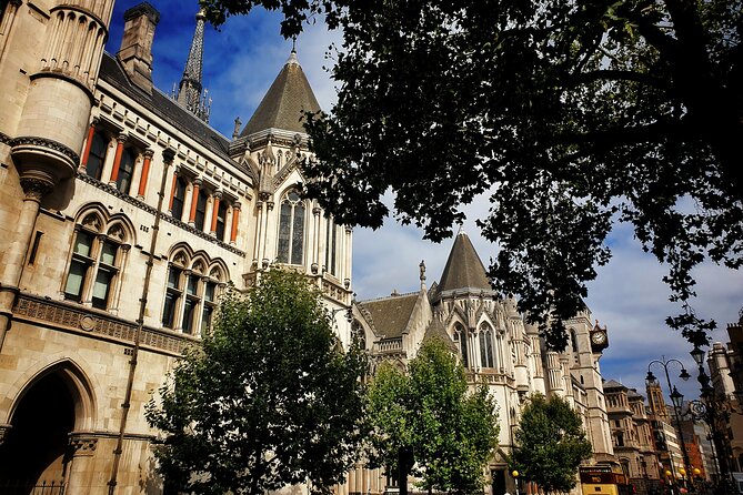 London History Taxi Tours - From the Queen’s residence to Mayfair: royalty meets politics and pop culture