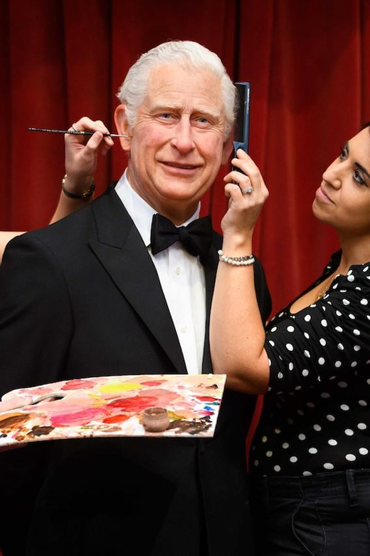 London: Hop-on Hop-off Bus Tour and Madame Tussauds Ticket - Tastecard & Coffee Club: Discounts Built Into the Pass
