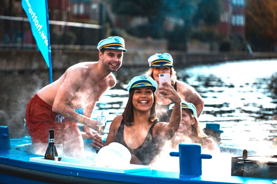 London: Hot Tub Boat Guided Historical Docklands Cruise - The Group Size: Why It Feels Friendlier Than Most Tours