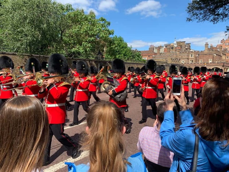 London: Iconic London Taxi Tour - Private 3 hour tour - Your guide: London Knowledge plus a detective brain