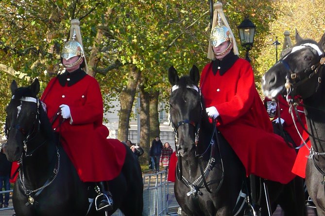 London in One Day: Small Group Walking Tour - See 30+ Sights - Westminster Abbey and Parliament: Big Names, Good Photo Timing
