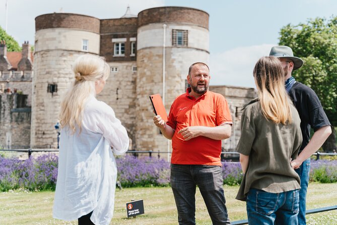 London in One Day: Tour Royal Westminster and the Square Mile - Trafalgar Square to Horse Guards: public life meets royal spectacle