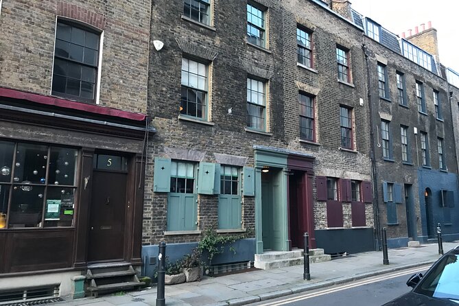 London - Jack the Ripper Small Group Tour - What makes Richard Walker’s style work in a small-group setting