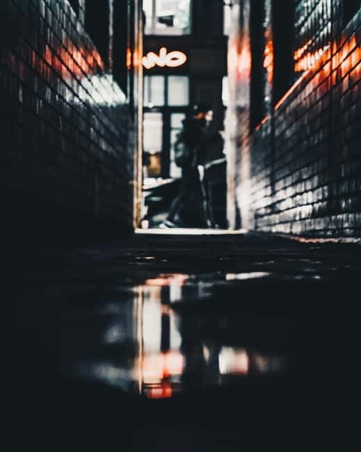London: Jack the Ripper Tour and Underground Prison in Spanish - Key things I’d plan around