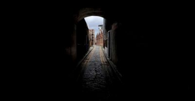 London: Jack the Ripper tour in Spanish (RLA Winner) - Meet José Oranto: award-winning research on real streets