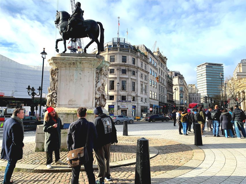 London: James Bond and Spies Walking Tour - The Best Trick: Film Clips at the Exact Spot