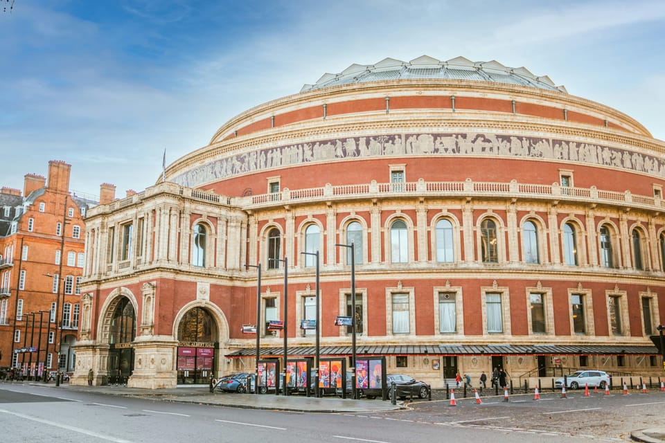 London: Kensington and Chelsea Guided Walking Tour - Key things you’ll notice on this walk