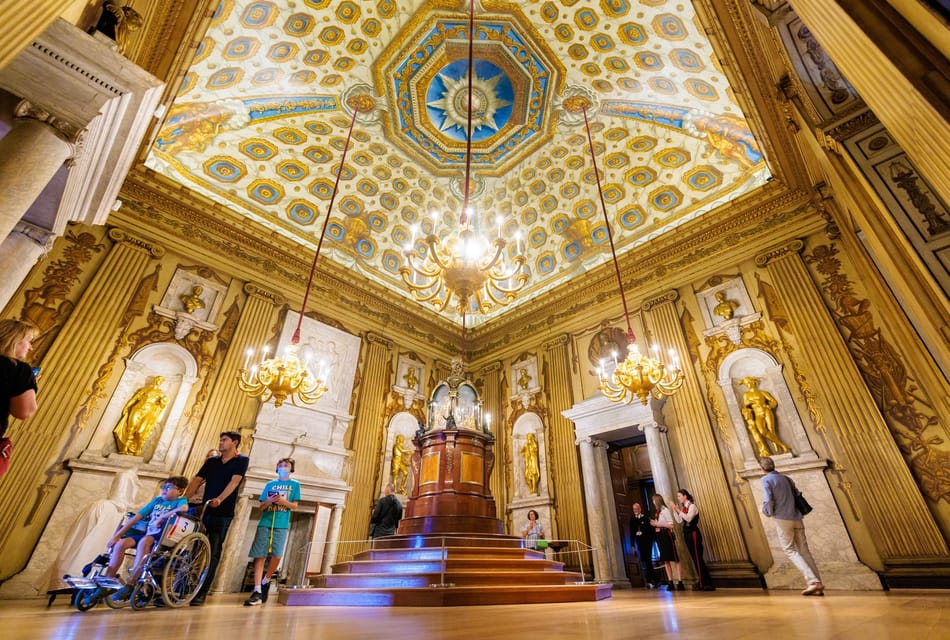 London: Kensington Palace Tour, Guard Change & Afternoon Tea - The Mall walk: turning icons into a connected story