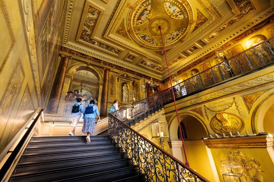 London: Kensington Palace Tour, Guard Change & Afternoon Tea - Hyde Park and Kensington Gardens: walking through royalty’s postcard