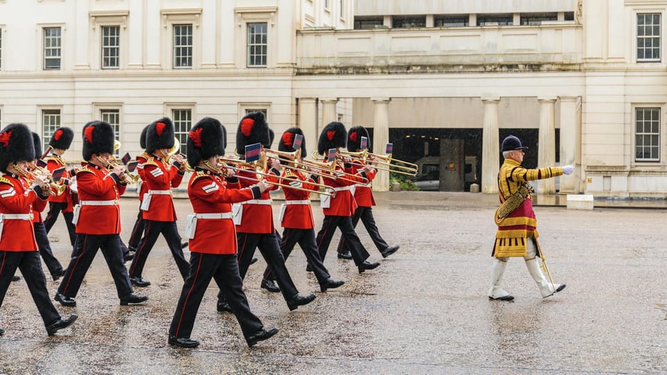 London: Kensington Palace Tour, Guard Change & Afternoon Tea - The self-guided palace part: audio support, less live history