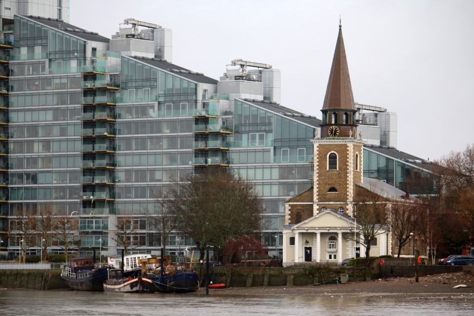 London: Kew to Westminster River Thames Cruise - Past Chelsea, Wandsworth, and Putney: the views that make the ticket worth it