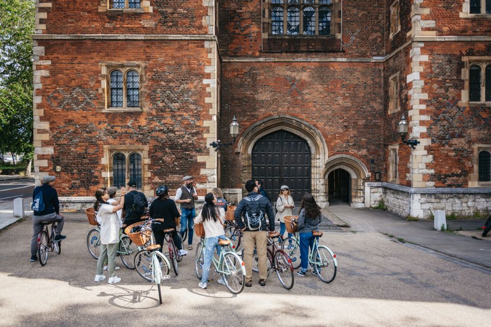 London: Landmarks & Secrets Bike Tour with Pub & Street Art - Big Ben and the Westminster Abbey area: iconic sights, better viewpoints
