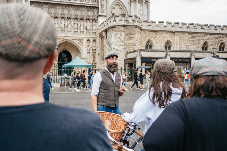 London: Landmarks & Secrets Bike Tour with Pub & Street Art - Trafalgar Square and Covent Garden: landmarks plus a human London break