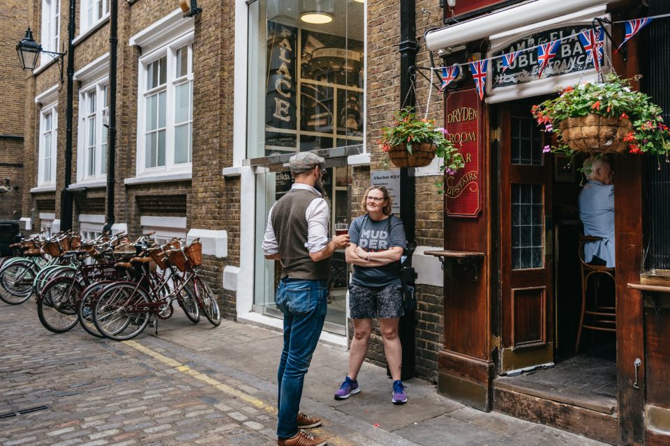 London: Landmarks & Secrets Bike Tour with Pub & Street Art - Your bike: Handmade Pashley + helmet or tweed cap